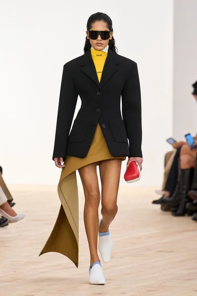Look 17